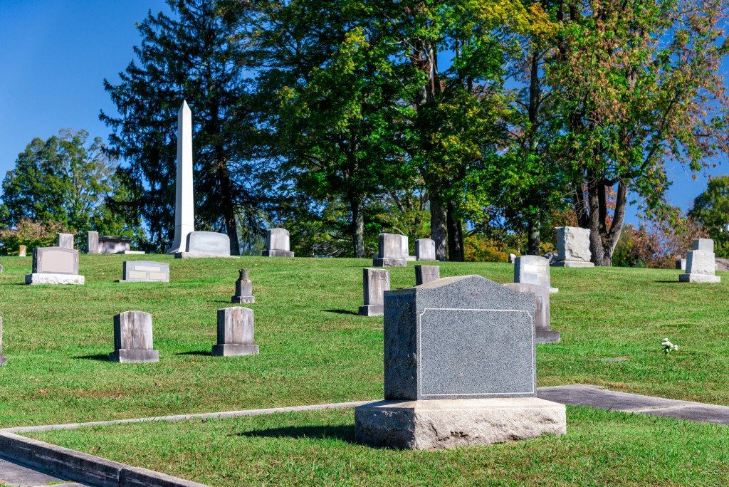 Tips for Choosing the Ideal Cemetery for Your Loved One